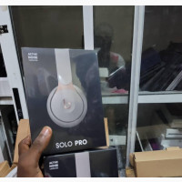 Apple Beats Solo Pro