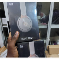 Apple Beats Solo Pro