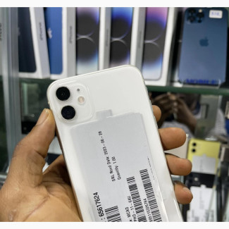 Apple iPhone 11 64 GB White - Mint Condition
