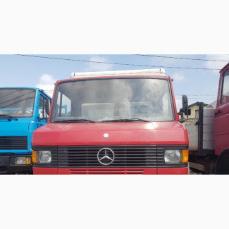 M/Benz 609 Container Body