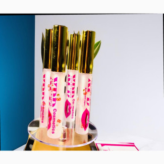 Shiny Lip Gloss - Get That Perfect Pout