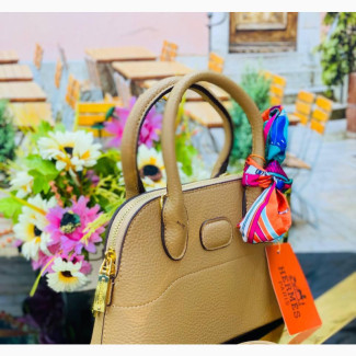 Ladies Casual Handbag. Fashion. Fun. Party
