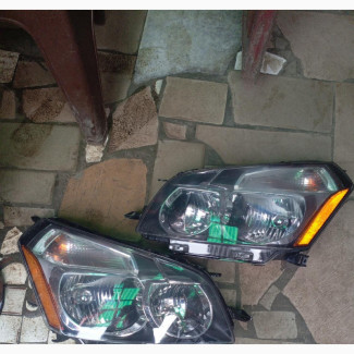 Pontiac Vibe Headl Set 2010