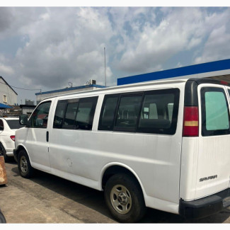 GMC Savana 2004 White