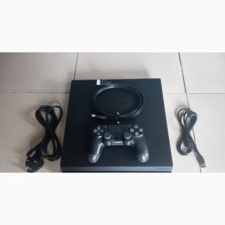 UK Used Sony PS4 PRO With Games Installed, Pad and Cables