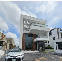 Luxury 5 Bedroom Duplex with Pool, Cinema, Gym in Pinnock Beach Estate
