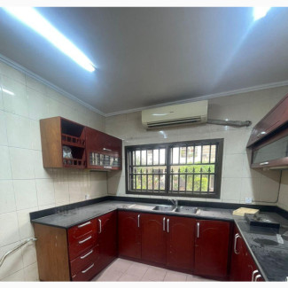 3bdrm Townhouse / Terrace in Awolowo Road for rent