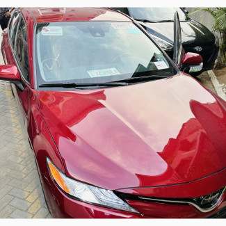 Toyota Camry XLE (2.5L 4cyl 8A) 2019 Burgundy