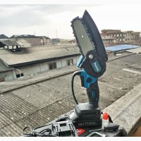 Makita Cordless Chainsaw Machine