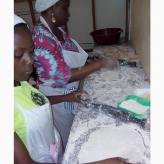 Learn Fondant Cake Decoration and Smallchops Training