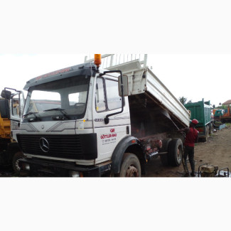 Mercedes 1722 Tipper With Axillary