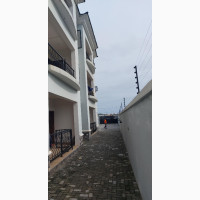 3bdrm Apartment in Okun Ajah, Lafiaji for Rent