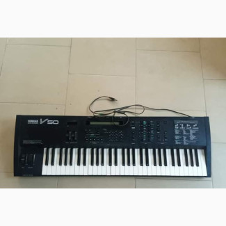 Yamaha V50 Synthesizer Keyboard
