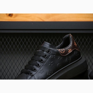 Trendy Unisex Sneakers - Classy and Stylish Footwear