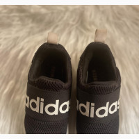 Black Slip-on/ Laceless Sneakers