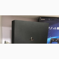 PS4 Pro 1TB + Fifa 21 + Batman+Street Fighter+ 3 More Games