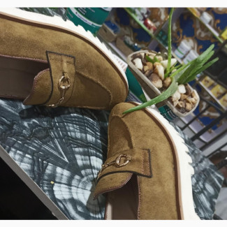 Brand New Foreign Shoe. Selling Cos Its Not My Size