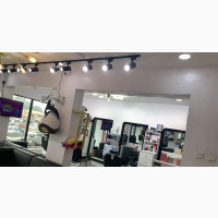 Unisex Salon for Rent