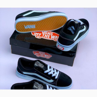 High Quality Vans Sneakers
