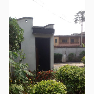 8bdrm Mansion in Egbe/Idimu for sale