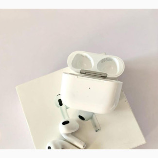 Neat Open Box Airpods 3
