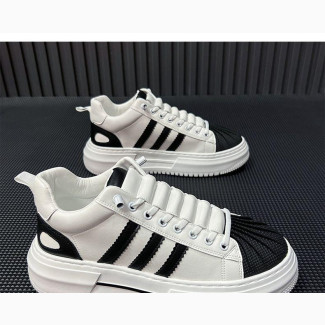 Sneakers for Men and Women