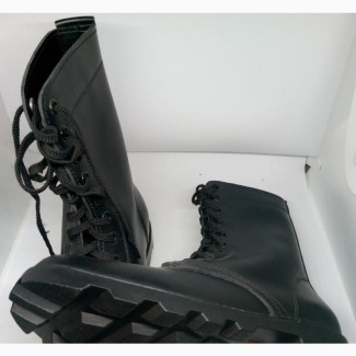 Jungle Black-boot