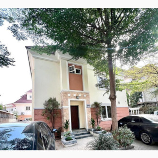 5bdrm Duplex in Apo District for rent