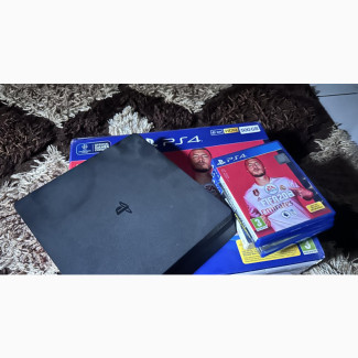 PS4 Open Box With Controllers
