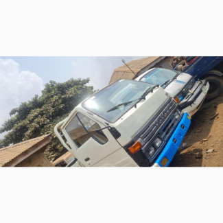 Toyota Dyna Six Tyres 2RZ Engine 2000 White