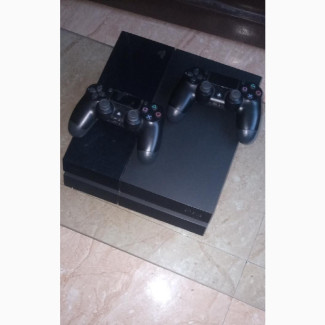 PS4 (Hacked) + 2 Controllers + 6games