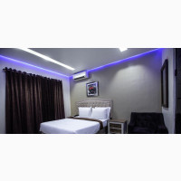 18 Bedroom Hotel