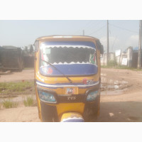 TVS HLX Plus ES 2010 Yellow