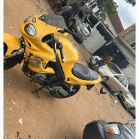 Triumph 2014 Yellow