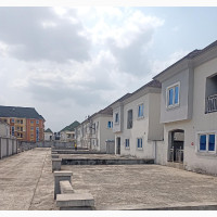 5bdrm Duplex in Vinpat Estate, Owerri for Sale