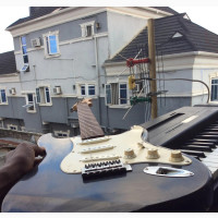 Very Neat Amuse Electric Guitar