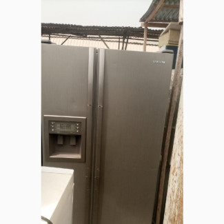 Samsung Side-by-Side Fridge With Water Dispenser Nd Ice Cube