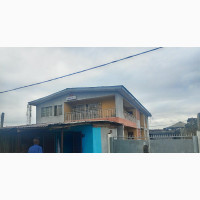 3-Br Flats + 2 Miniflats at Capitol Road, Ikeja. #(Neg)