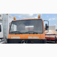 Mercedes-Benz 2527 With Auxiliary