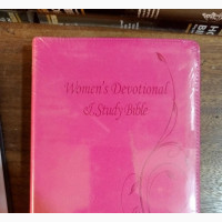 Woman#039;s Devotional and Study Bible, Good News Translation