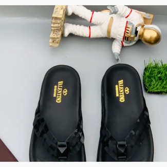 Luxury Men#039;s Slippers - Brand New - Size 40-46