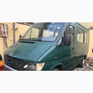 Mercedes-Benz Sprinter 2000 Green