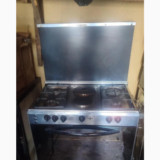 4 Bonner With Two Electric Bonner With Gas Oven and Gas Gril