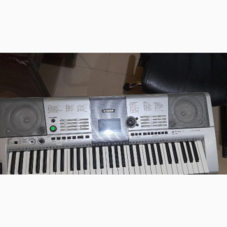 Yamaha PSR E403 Keyboard