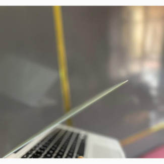 Macbook Air 2015 - Core i7, 8GB RAM, 128GB SSD - Ideal for Professionals on the Go