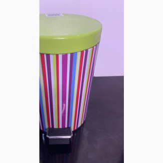 3 Liters of Beautiful Multicolored Pedal for Sale
