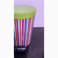 3 Liters of Beautiful Multicolored Pedal for Sale