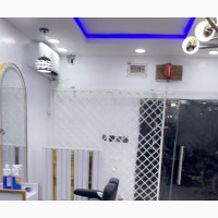Professional Frontier, Stylish, and Nail Tech Needed Urgently