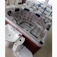 New Executive Jacuzzi with Multiple User Functionality