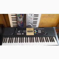 Yamaha YPT-220 Keyboard